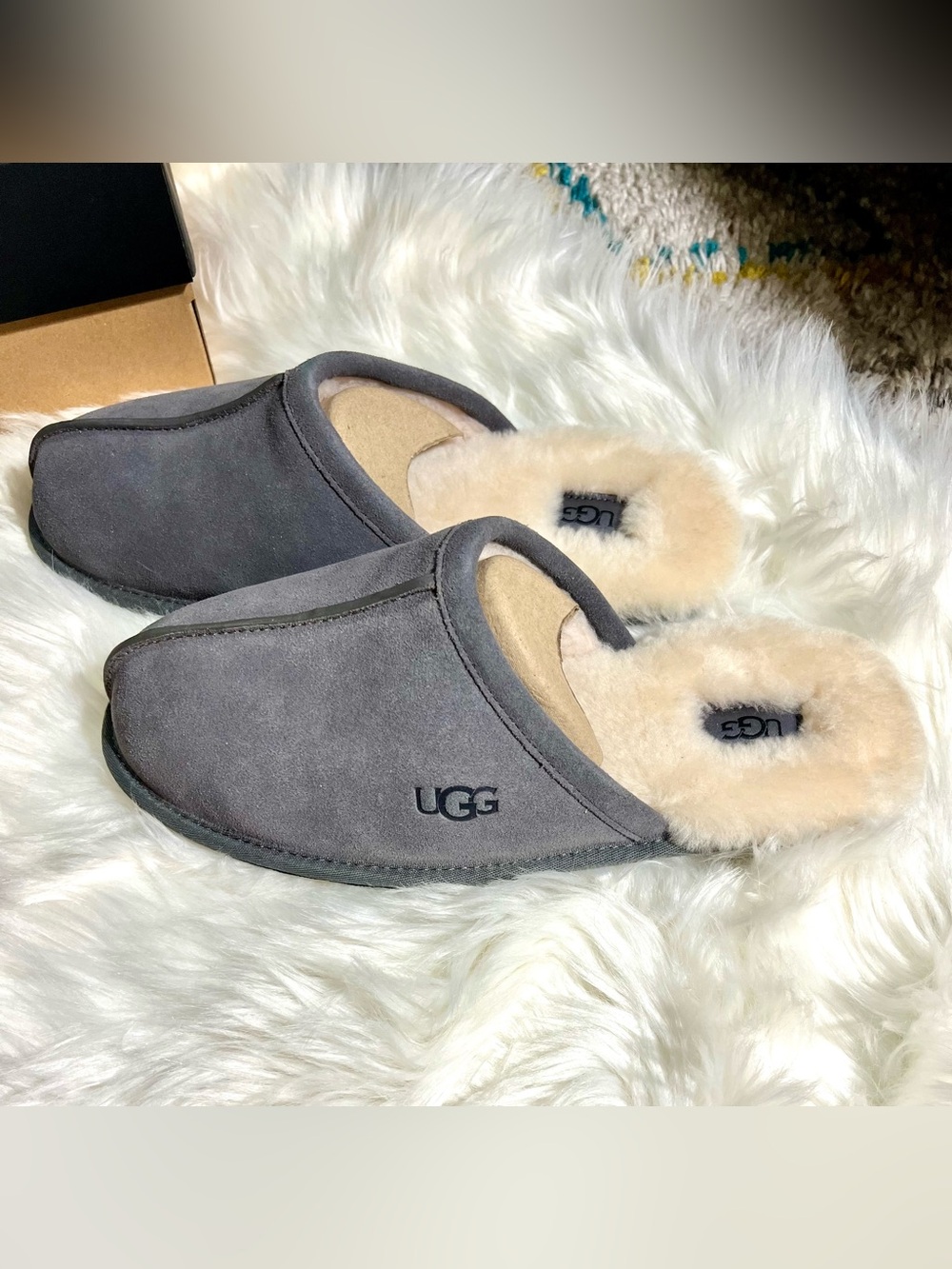 UGG Men’s Scuff Slippers - Picture 5 of 7